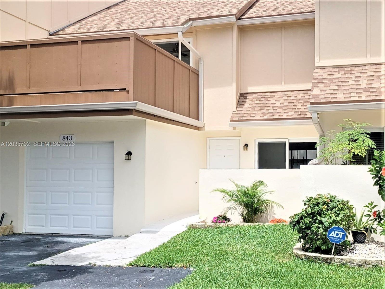 Listing photo 3 for 843 NW 81st Ave Unit#7, Plantation, FL, 33324