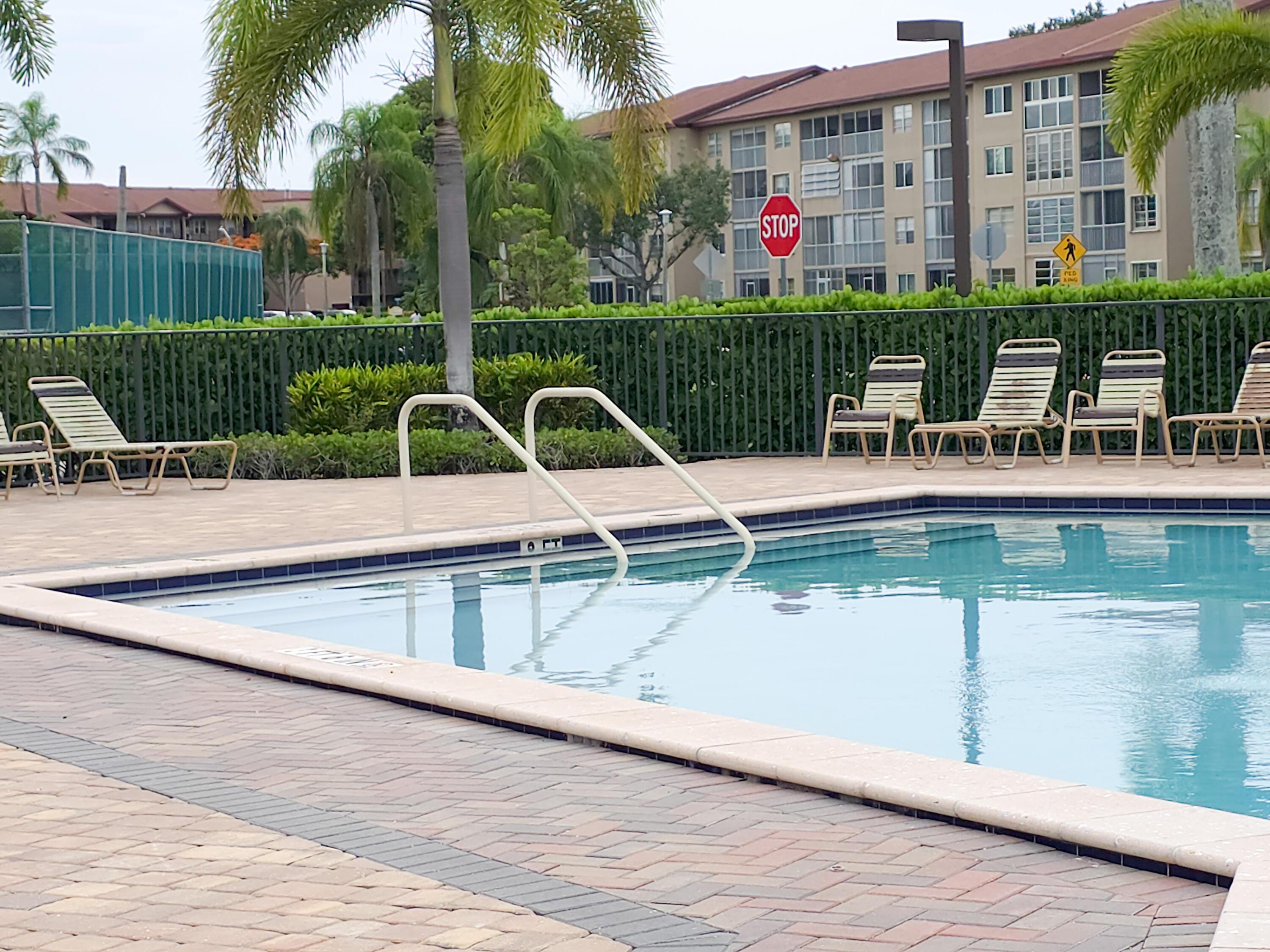 Listing photo 2 for 12800 SW 7th Court Unit#115, Pembroke Pines, FL, 33027