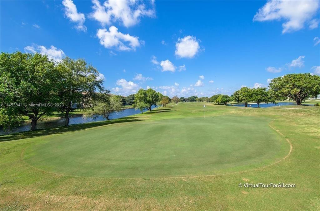 Listing photo 2 for 900 SW 142nd Avenue Unit#202l, Pembroke Pines, FL, 33027