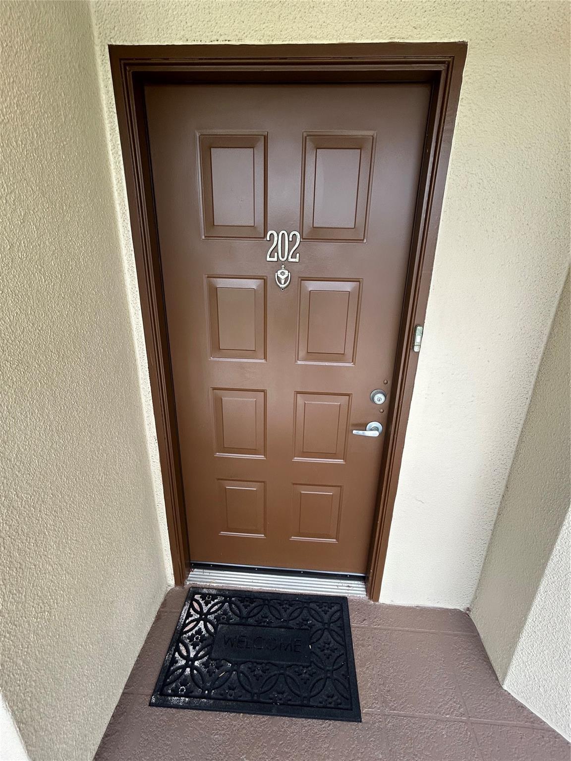 Listing photo 4 for 900 SW 142nd Avenue Unit#202l, Pembroke Pines, FL, 33027