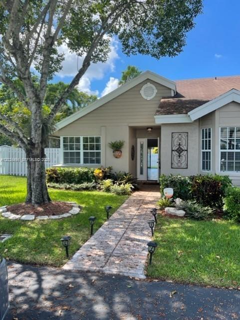 Listing photo 1 for 11160 SW 11th Pl Unit#11160, Davie, FL, 33324