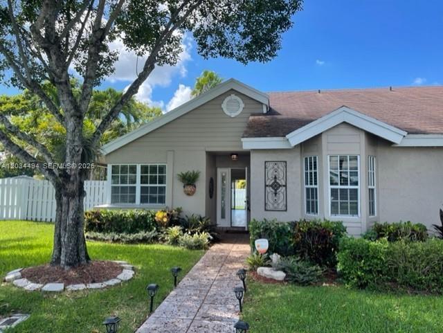 Listing photo 2 for 11160 SW 11th Pl Unit#11160, Davie, FL, 33324