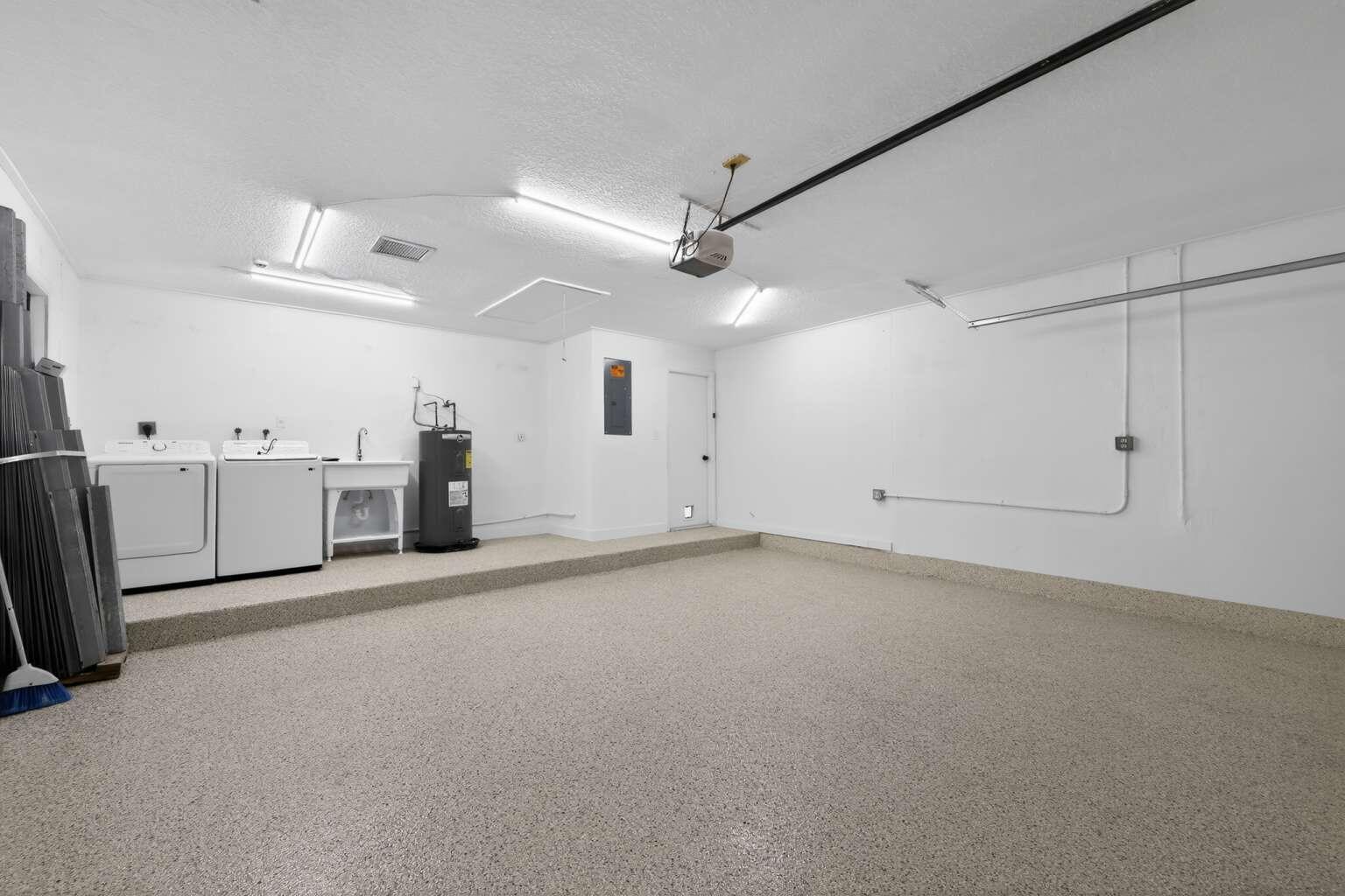 Listing photo 4 for 1329 SW 151st Way, Sunrise, FL, 33326