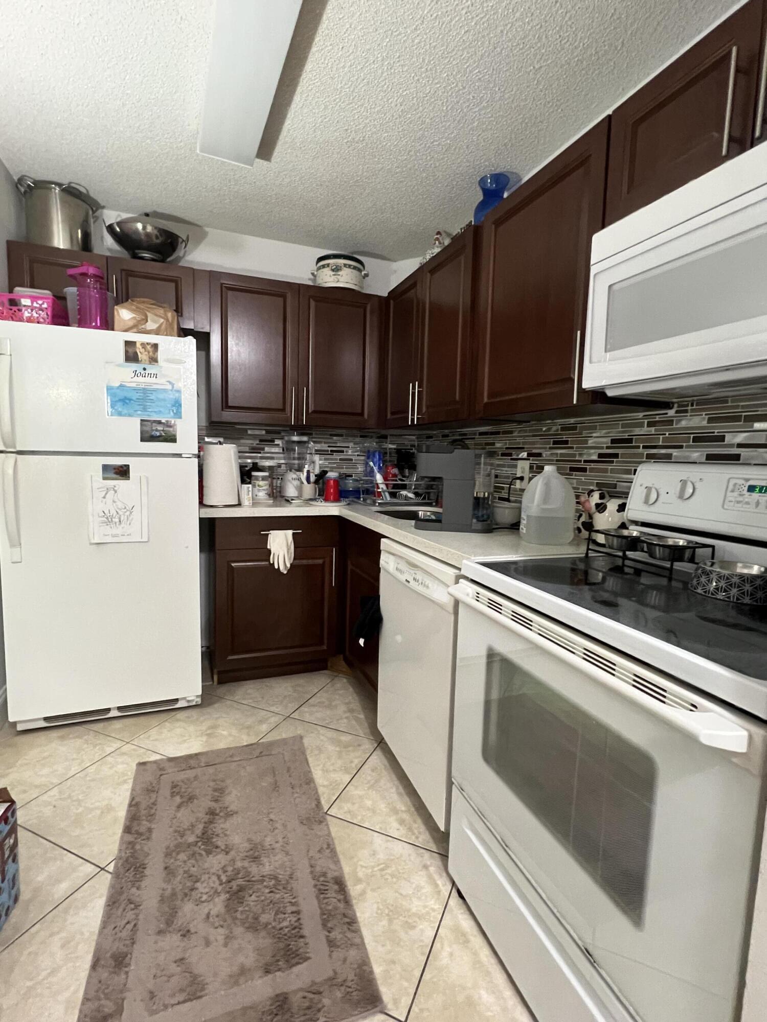 Listing photo 4 for 10709 Cleary Boulevard Unit#Unit 304, Plantation, FL, 33324