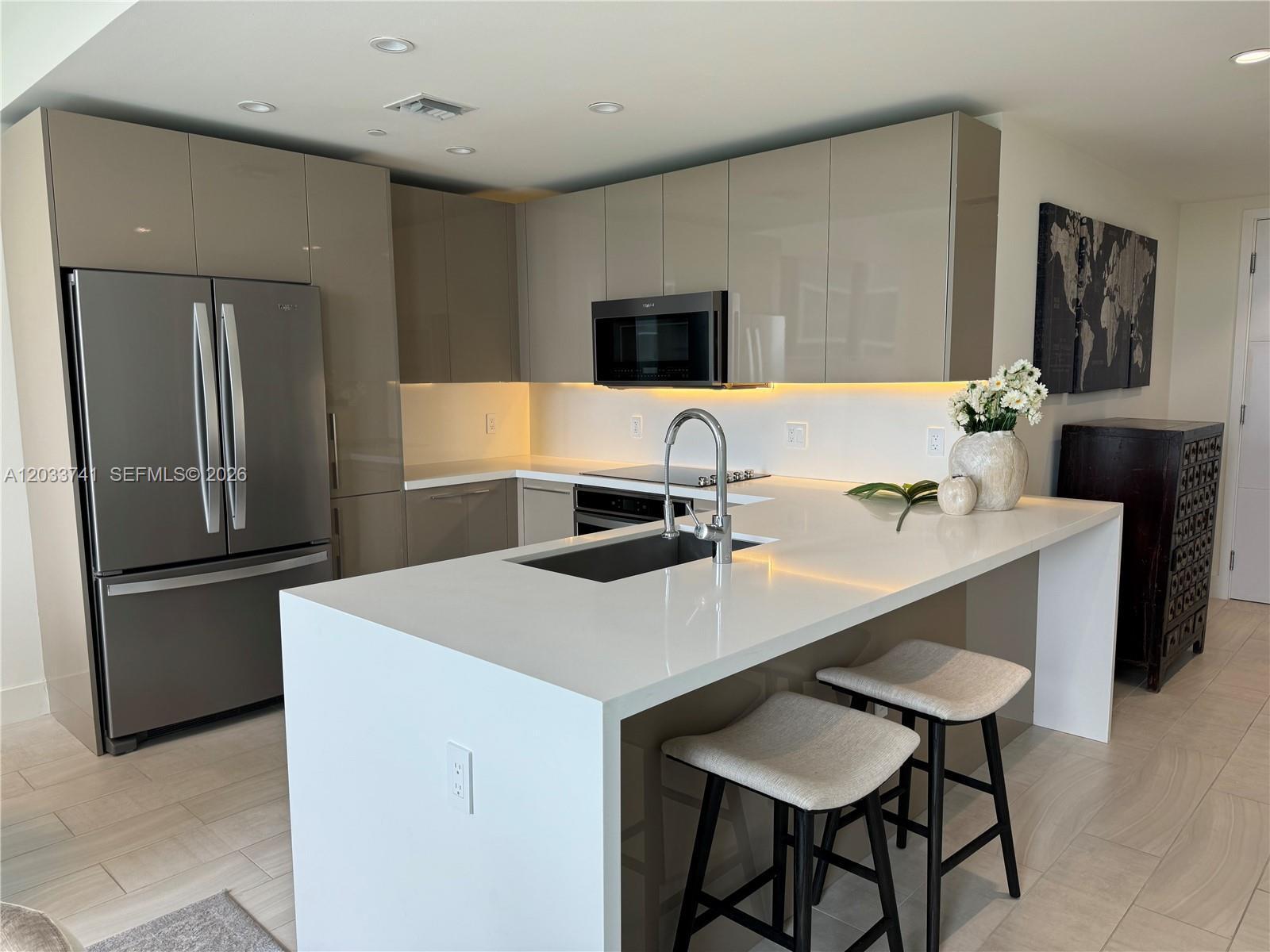 Listing photo 1 for 2000 Metropica Way Unit#417, Sunrise, FL, 33323
