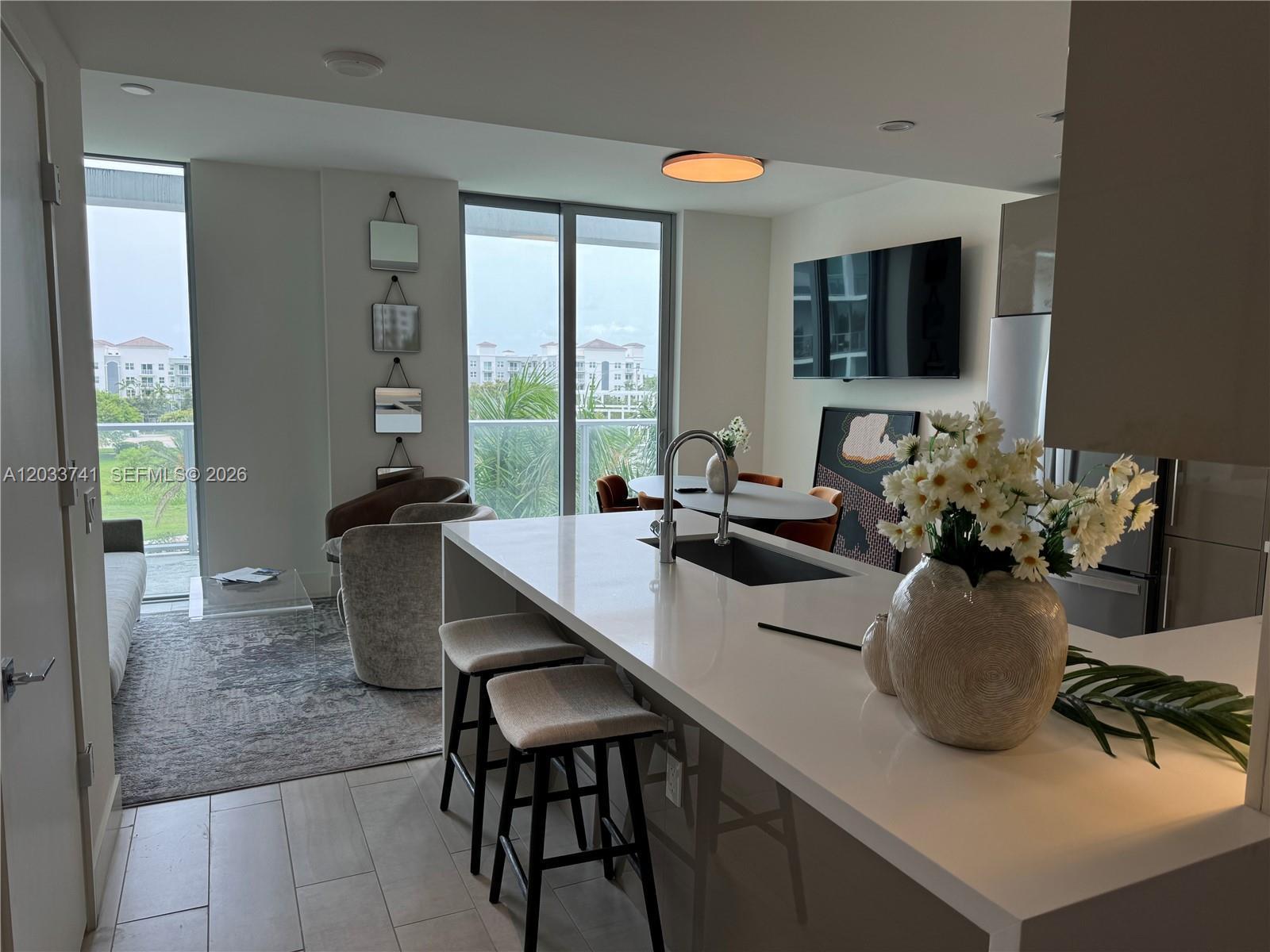 Listing photo 3 for 2000 Metropica Way Unit#417, Sunrise, FL, 33323
