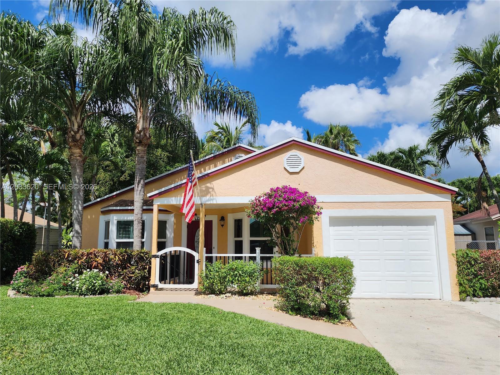 Listing photo 3 for 1631 SW 129th Way, Davie, FL, 33325