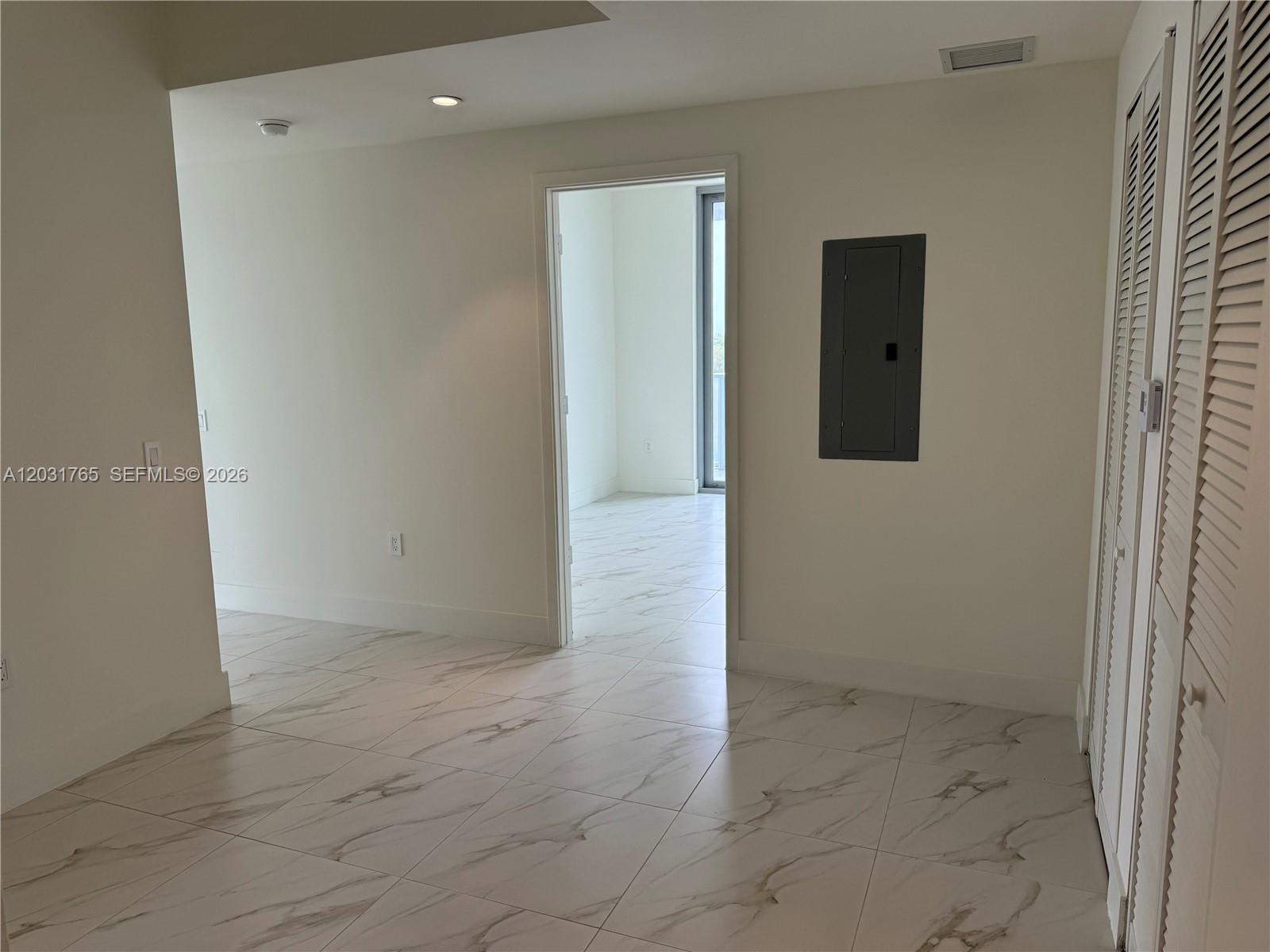 Listing photo 3 for 2000 Metropica Way Unit#303, Sunrise, FL, 33323