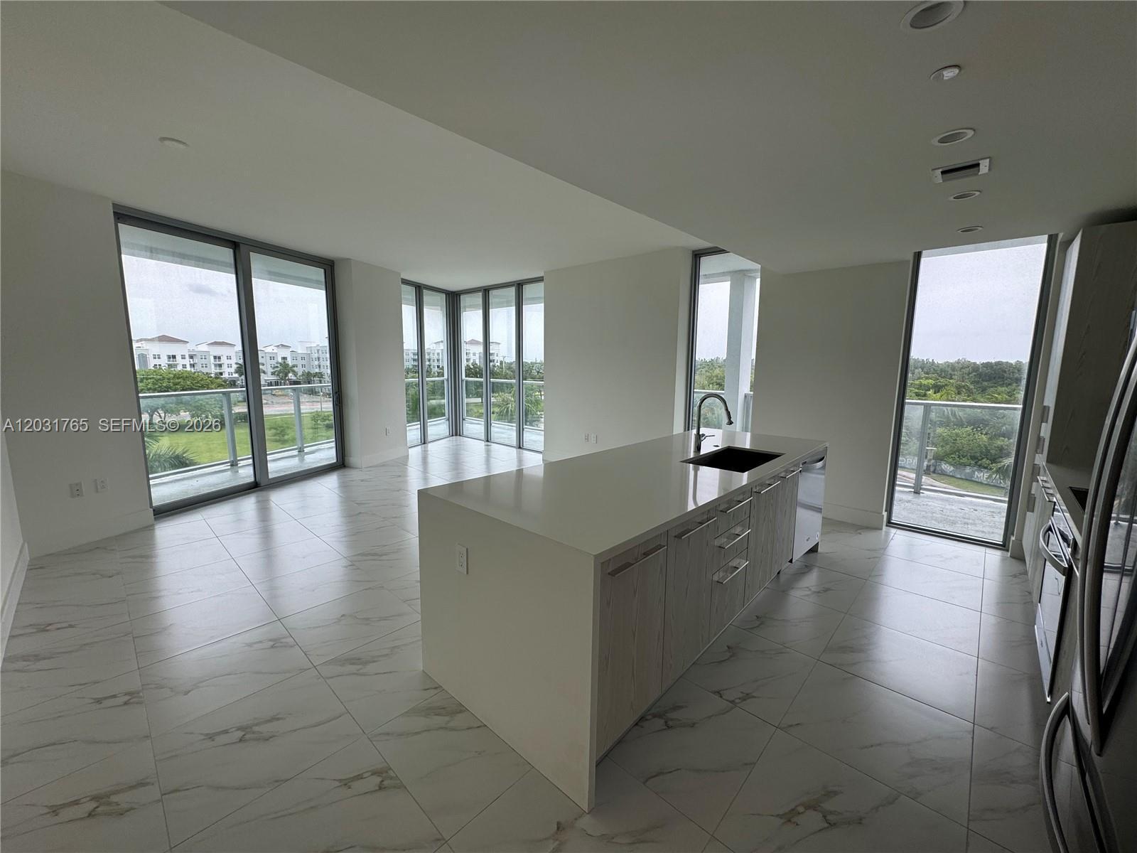 Listing photo 4 for 2000 Metropica Way Unit#303, Sunrise, FL, 33323