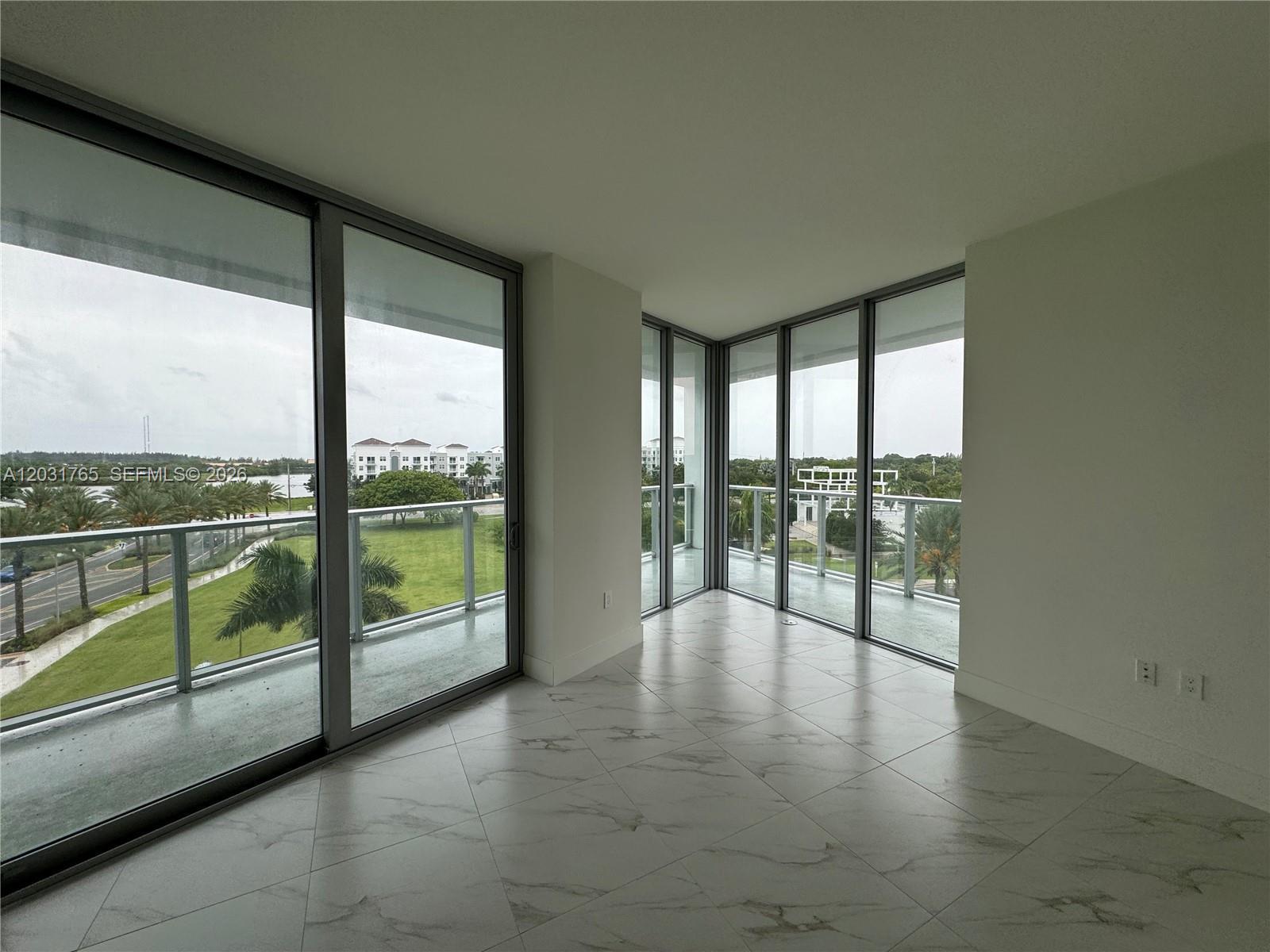 Listing photo 5 for 2000 Metropica Way Unit#303, Sunrise, FL, 33323