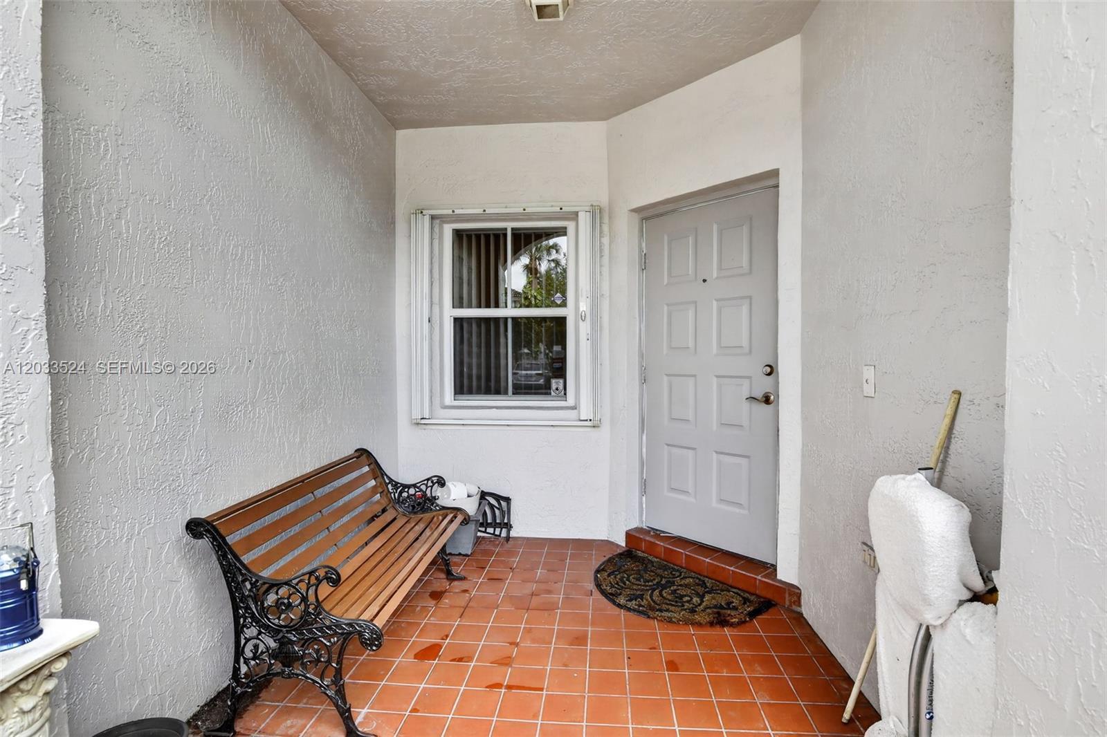 Listing photo 5 for 16853 SW 1st Unit#16853, Pembroke Pines, FL, 33027