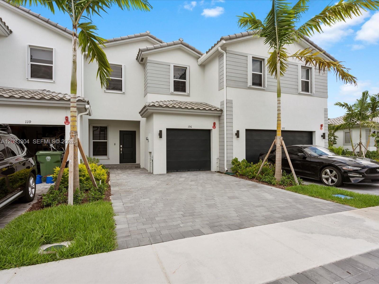 Listing photo 5 for 106 SW 184th Pl Unit#106, Pembroke Pines, FL, 33029