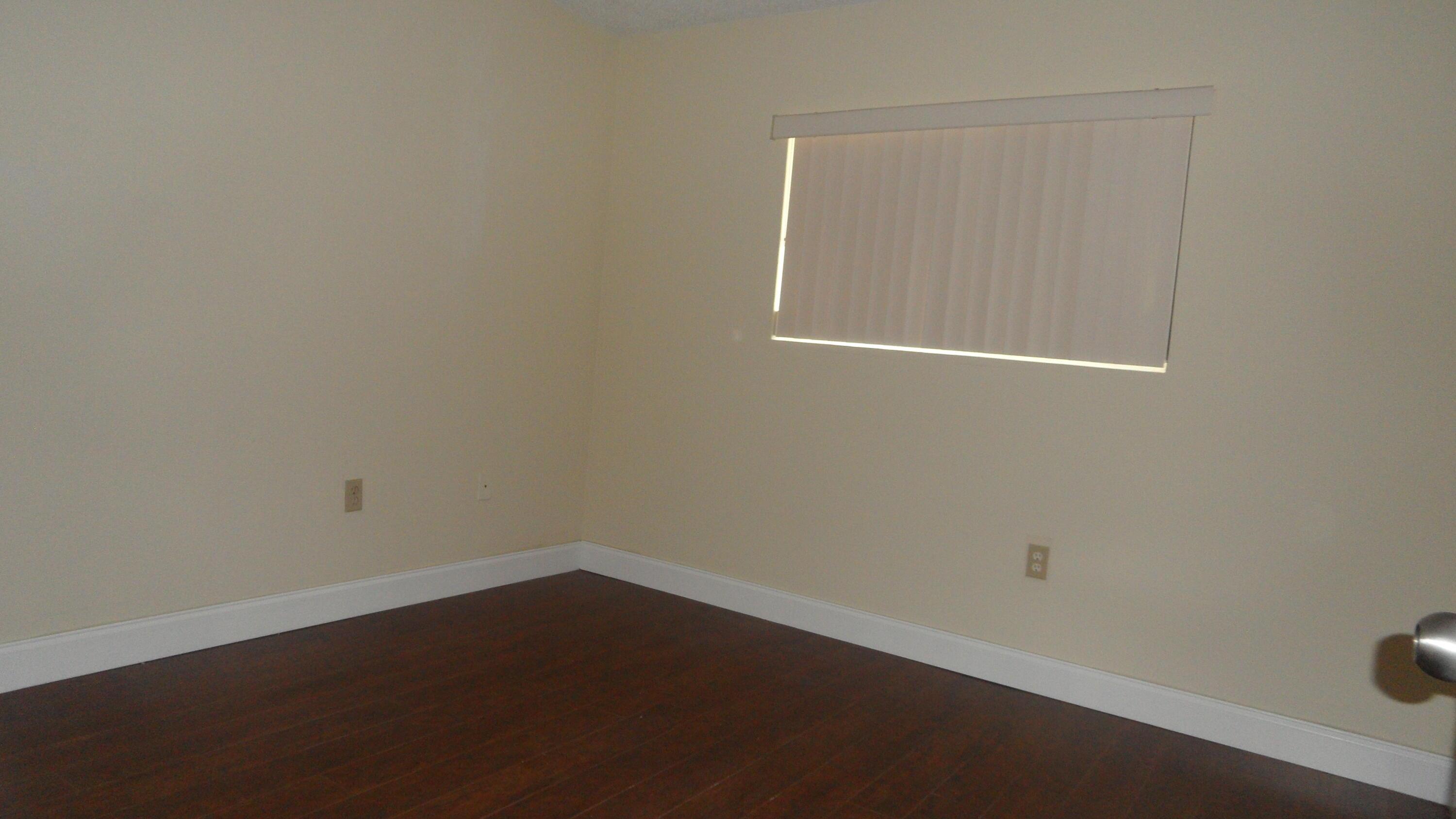 Listing photo 2 for 351 Palm Way Unit#201, Pembroke Pines, FL, 33025