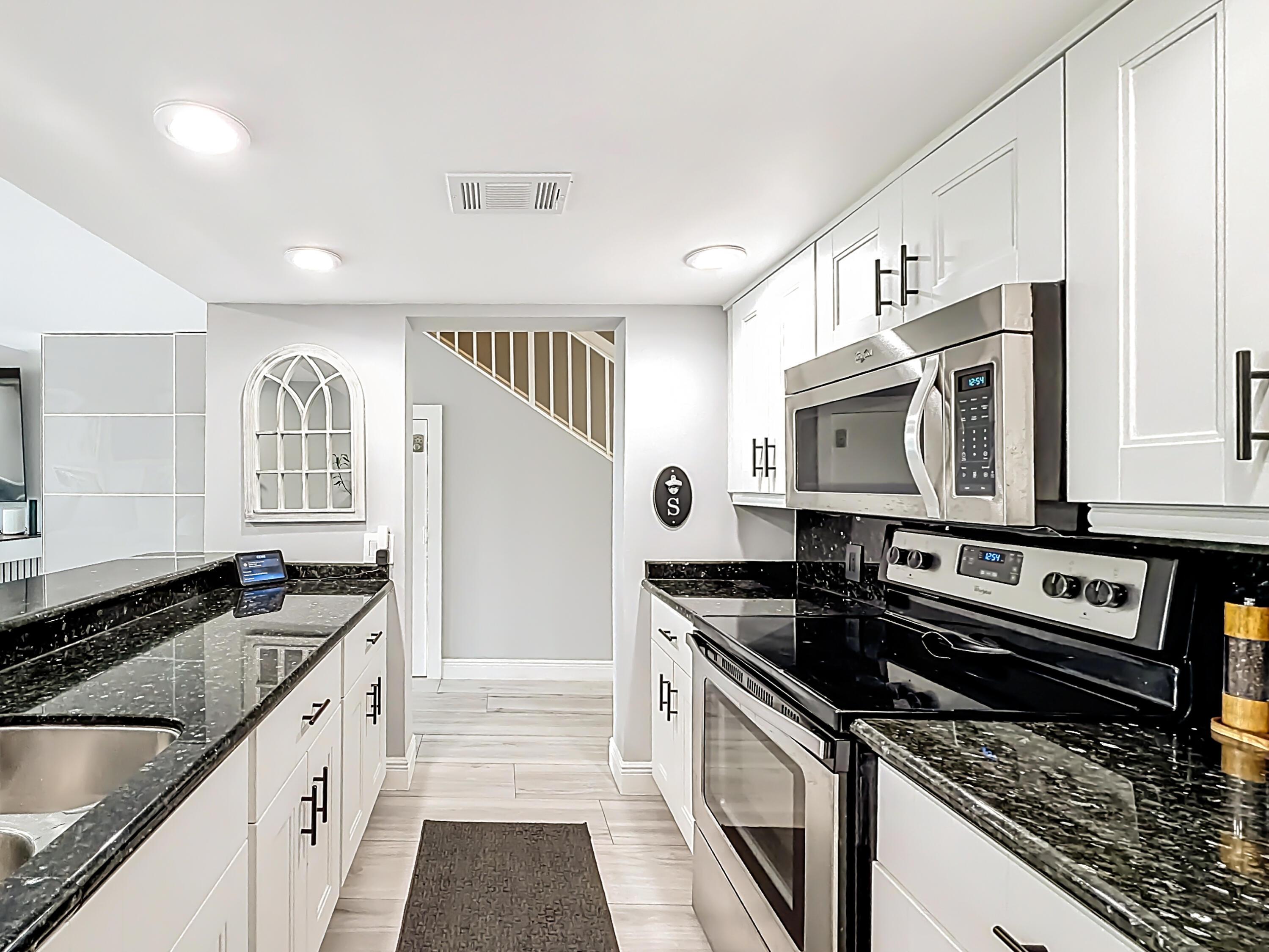 Listing photo 2 for 11313 NW 15th Street, Pembroke Pines, FL, 33026