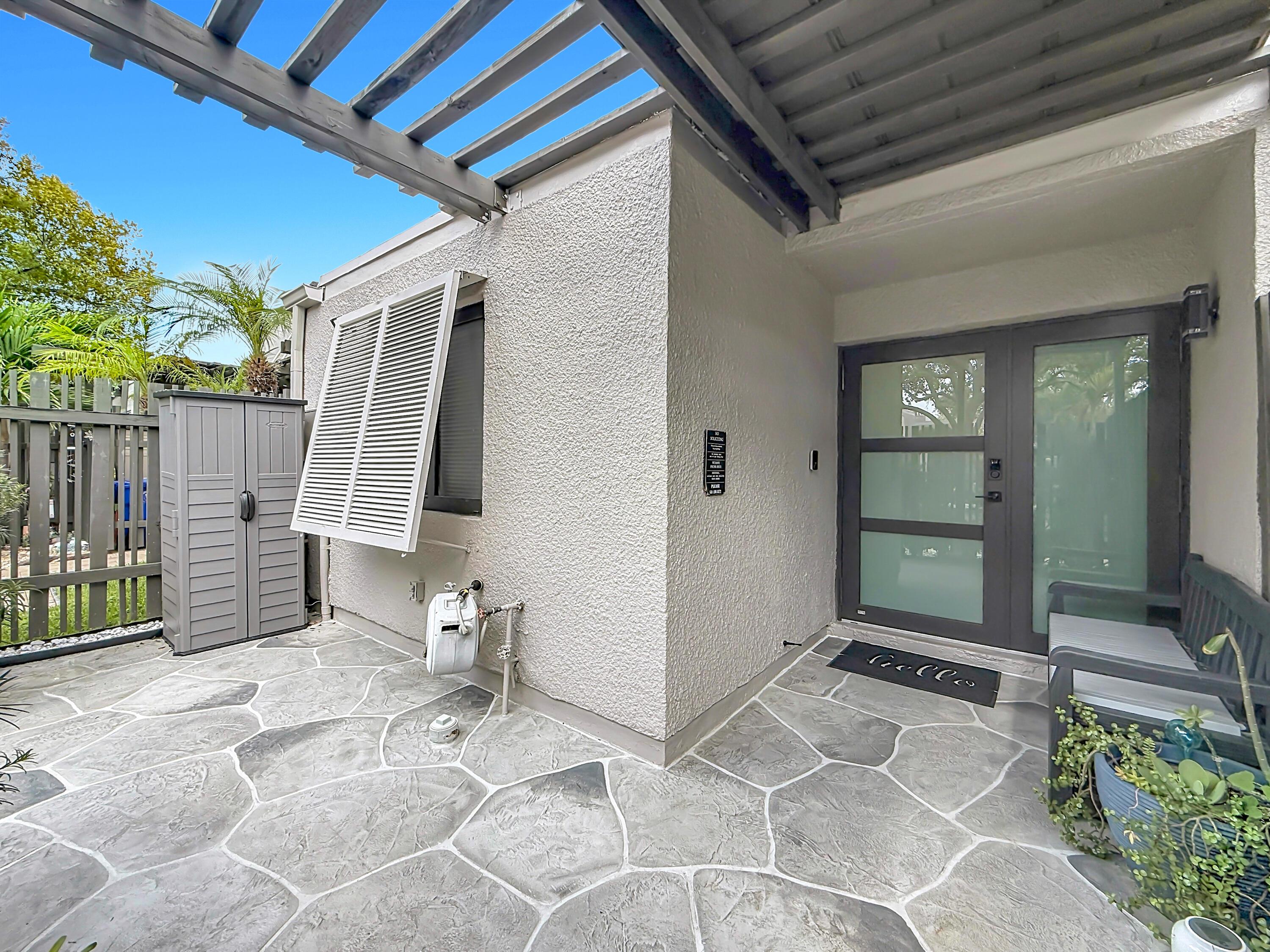 Listing photo 3 for 11313 NW 15th Street, Pembroke Pines, FL, 33026