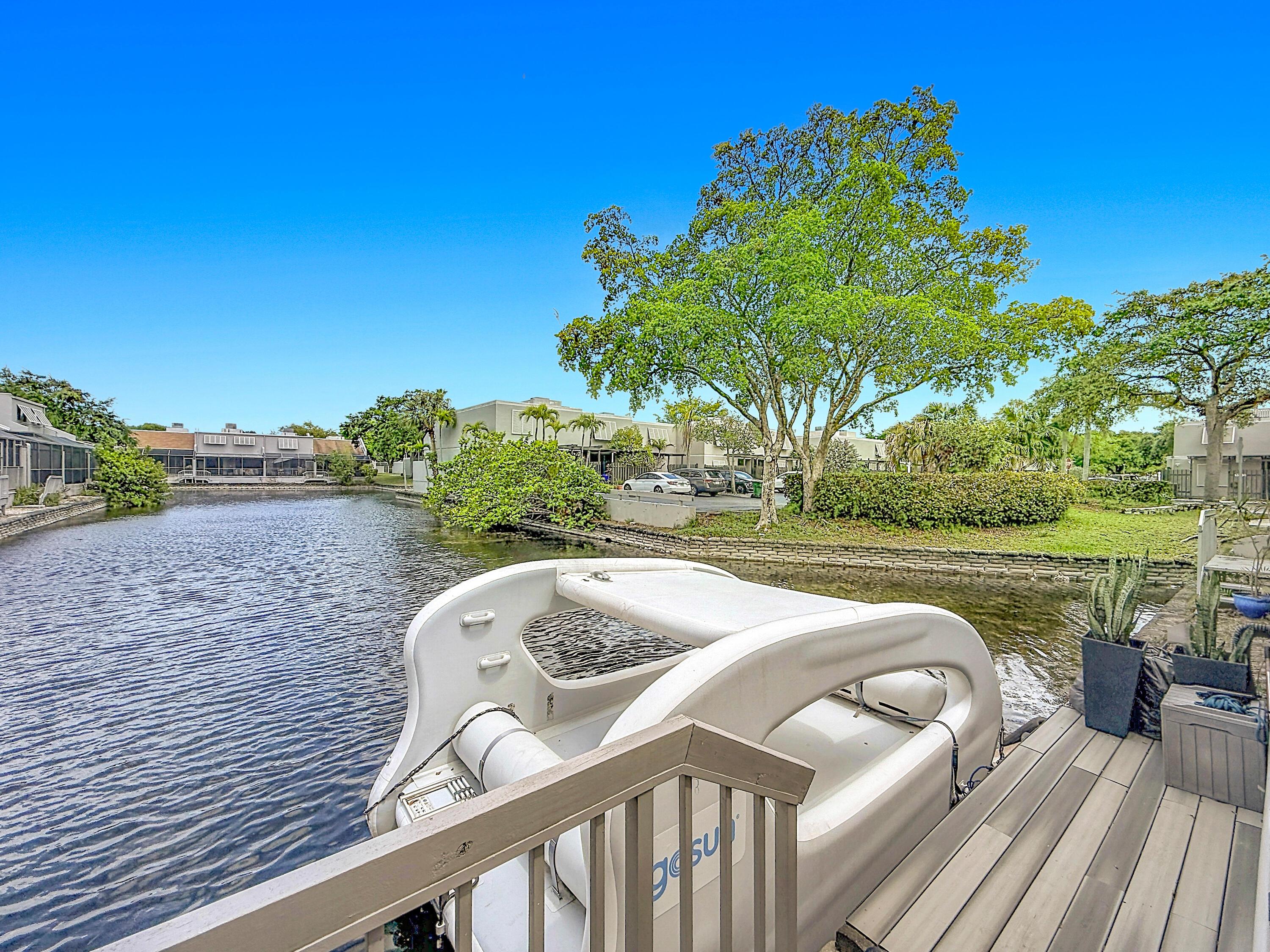 Listing photo 5 for 11313 NW 15th Street, Pembroke Pines, FL, 33026