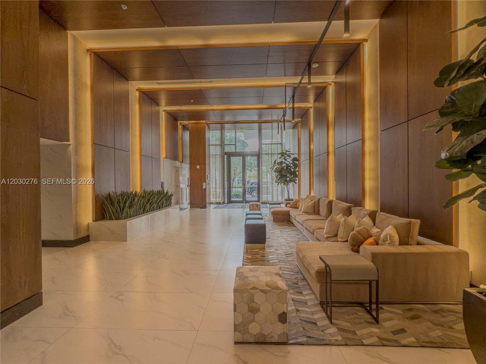 Listing photo 3 for 2960 NE 207th St Unit#1104, Aventura, FL, 33180