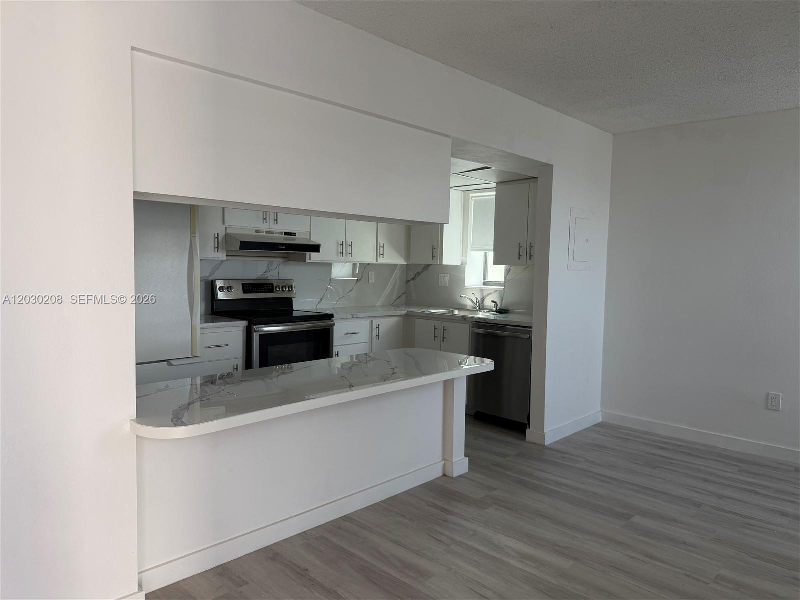 Listing photo 3 for 20200 W Country Club Dr Unit#PH08, Aventura, FL, 33180