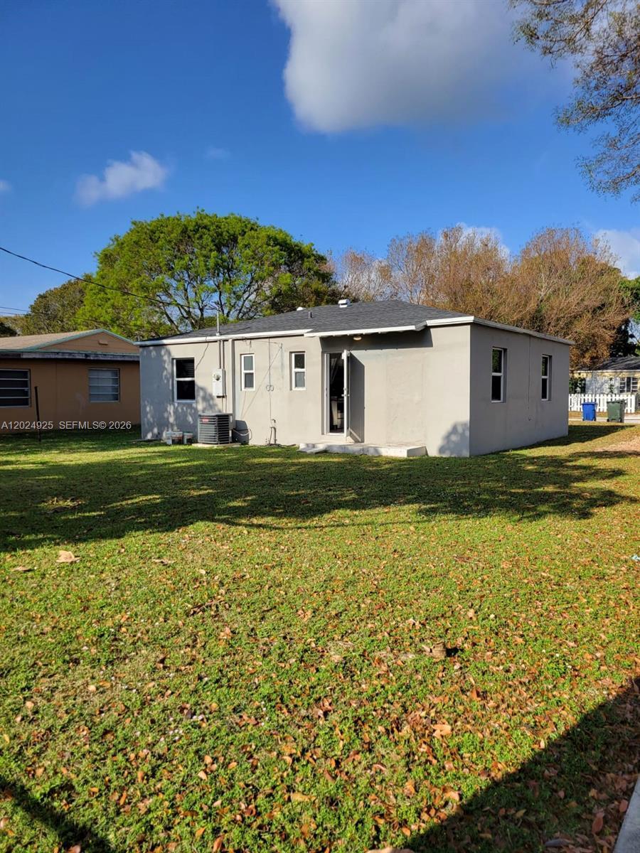 Listing photo 5 for 6401 SW 58th Ave Unit#6401, South Miami, FL, 33143