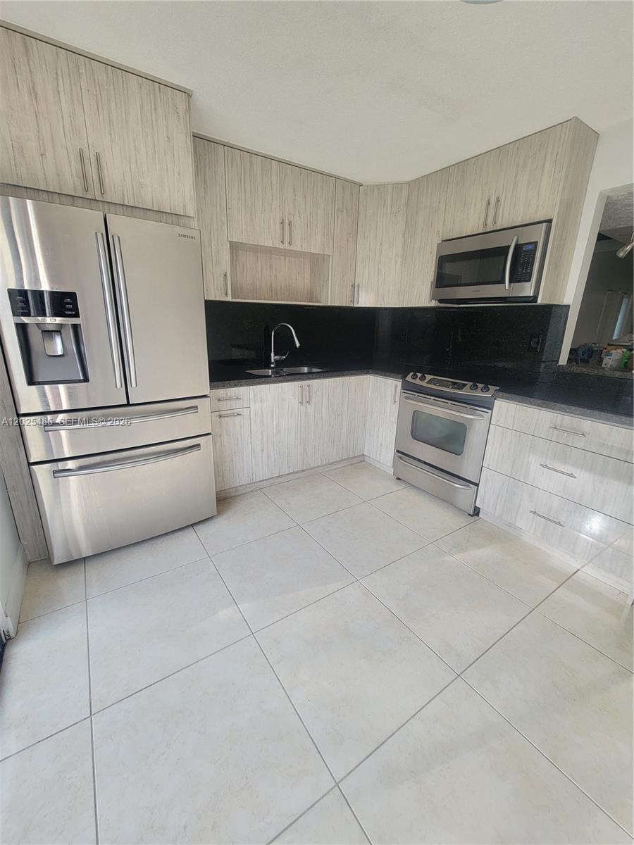 Listing photo 5 for 3504 NW 111th Ave Unit#3504, Sunrise, FL, 33351