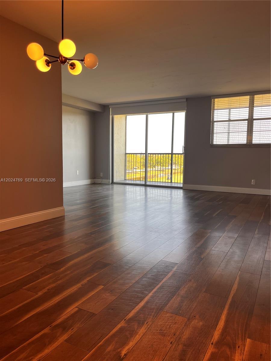 Listing photo 4 for 3100 W Rolling Hills Cir Unit#403, Davie, FL, 33328
