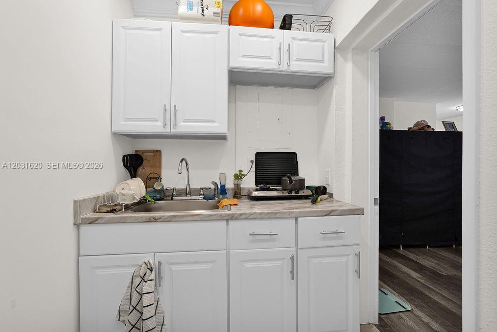 Listing photo 2 for 3010 NW 95th Ter Unit#A, Miami, FL, 33147