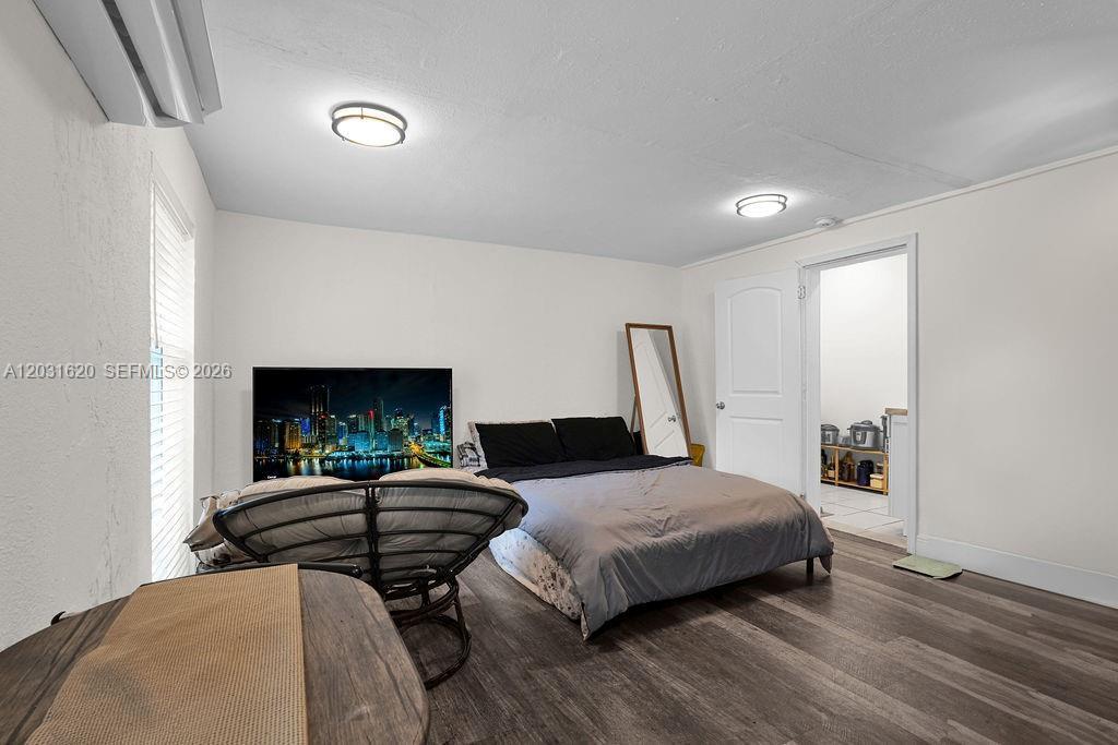 Listing photo 5 for 3010 NW 95th Ter Unit#A, Miami, FL, 33147