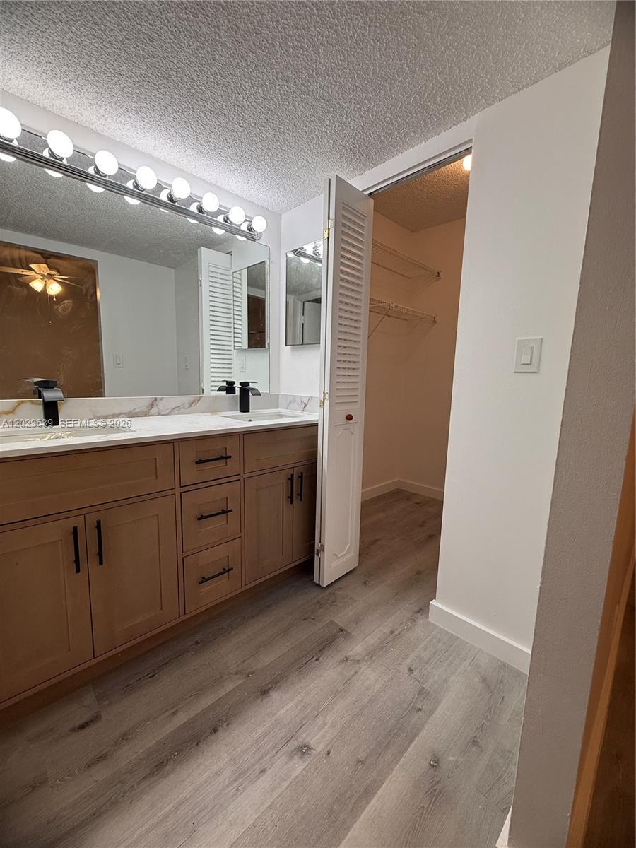 Listing photo 1 for 20441 NE 30th Ave Unit#112-9, Aventura, FL, 33180