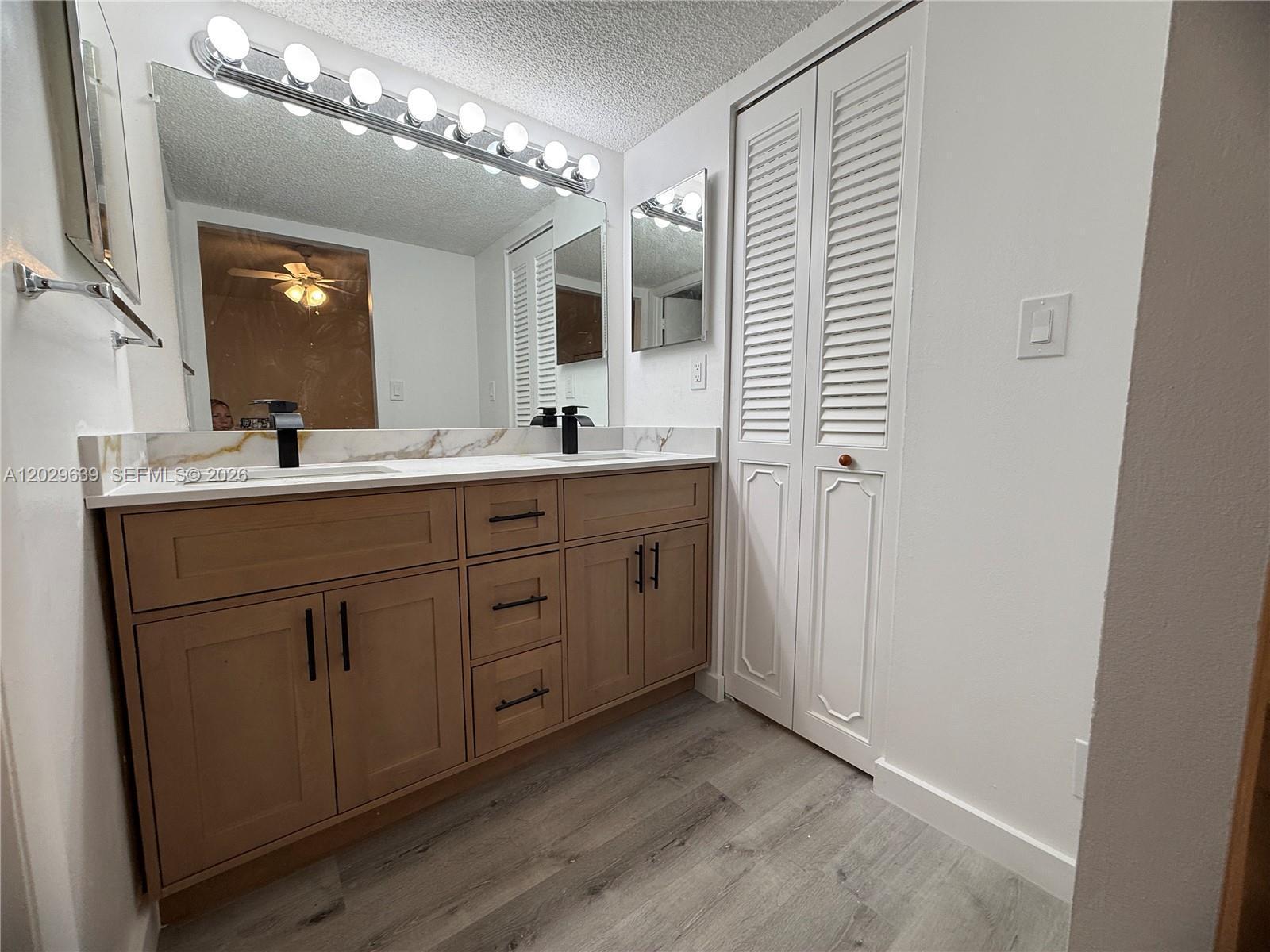 Listing photo 2 for 20441 NE 30th Ave Unit#112-9, Aventura, FL, 33180