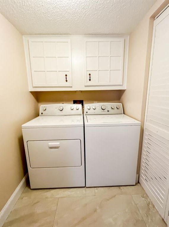 Listing photo 2 for 10740 S Golfview Drive, Pembroke Pines, FL, 33026