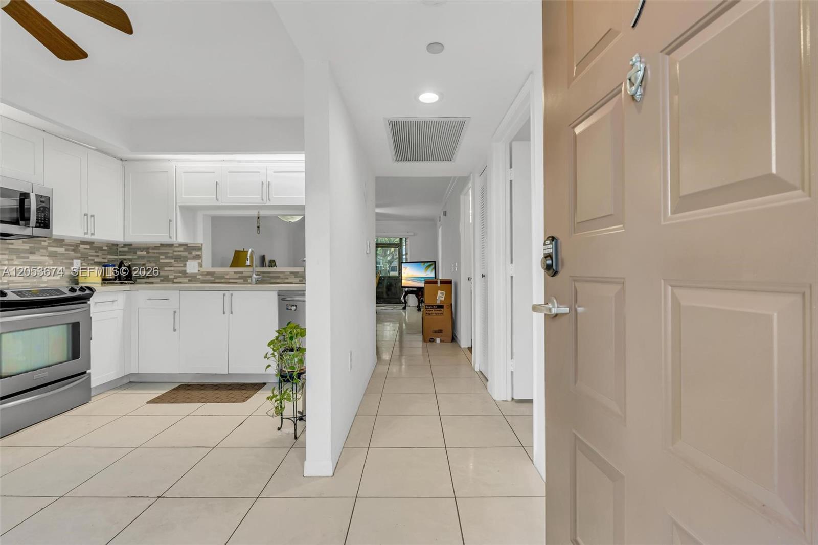 Listing photo 2 for 12651 SW 16th Ct Unit#105B, Pembroke Pines, FL, 33027