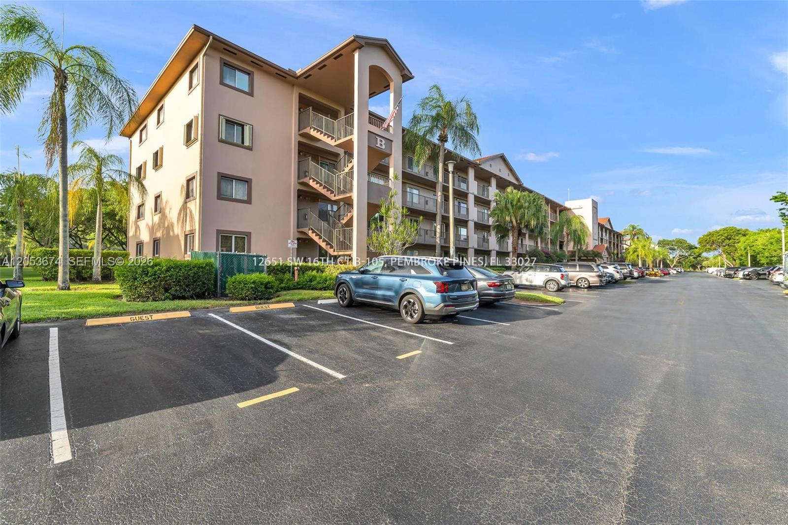 Listing photo 3 for 12651 SW 16th Ct Unit#105B, Pembroke Pines, FL, 33027