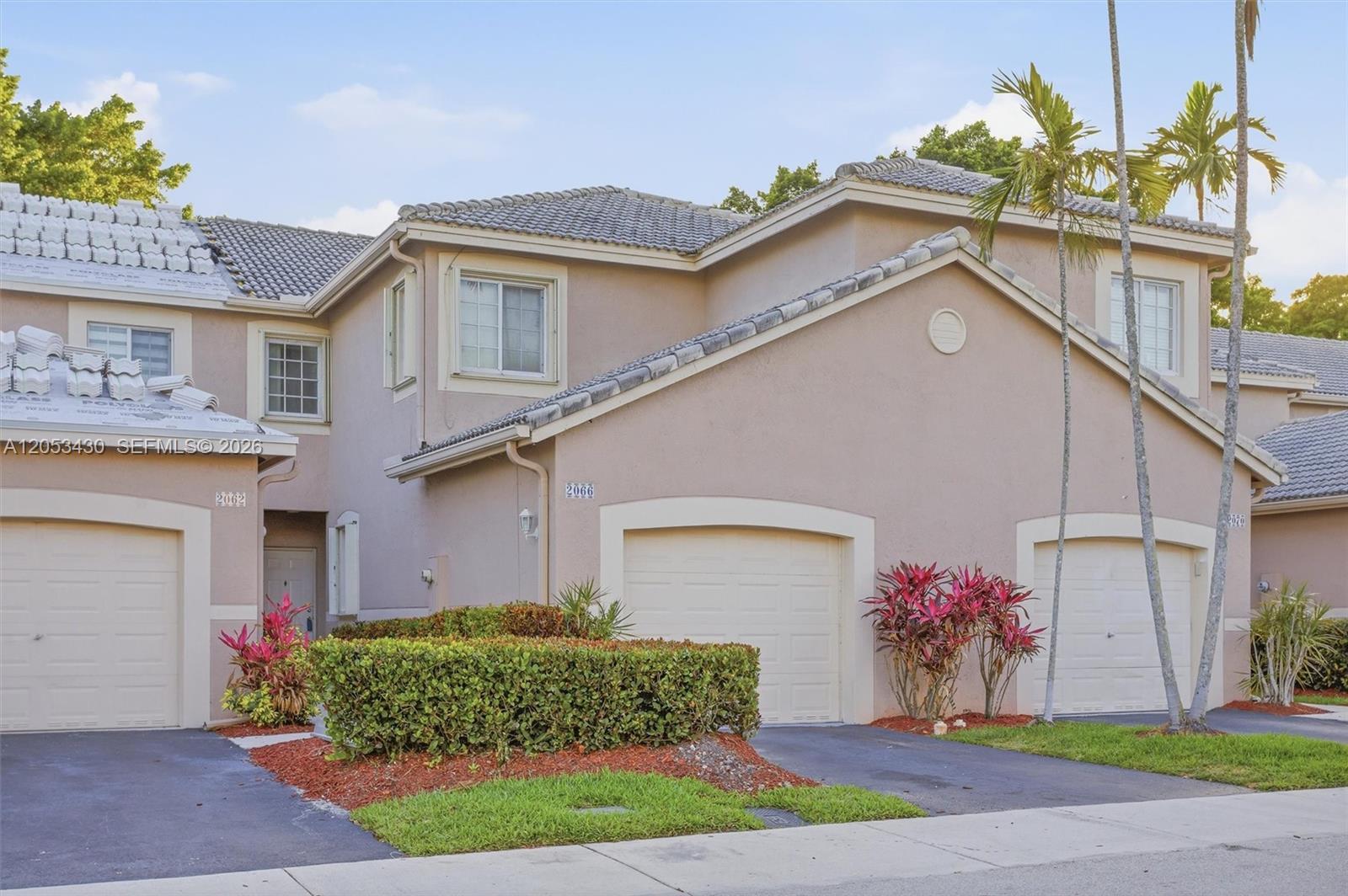 Listing photo 3 for 2066 Madeira Dr Unit#2066, Weston, FL, 33327