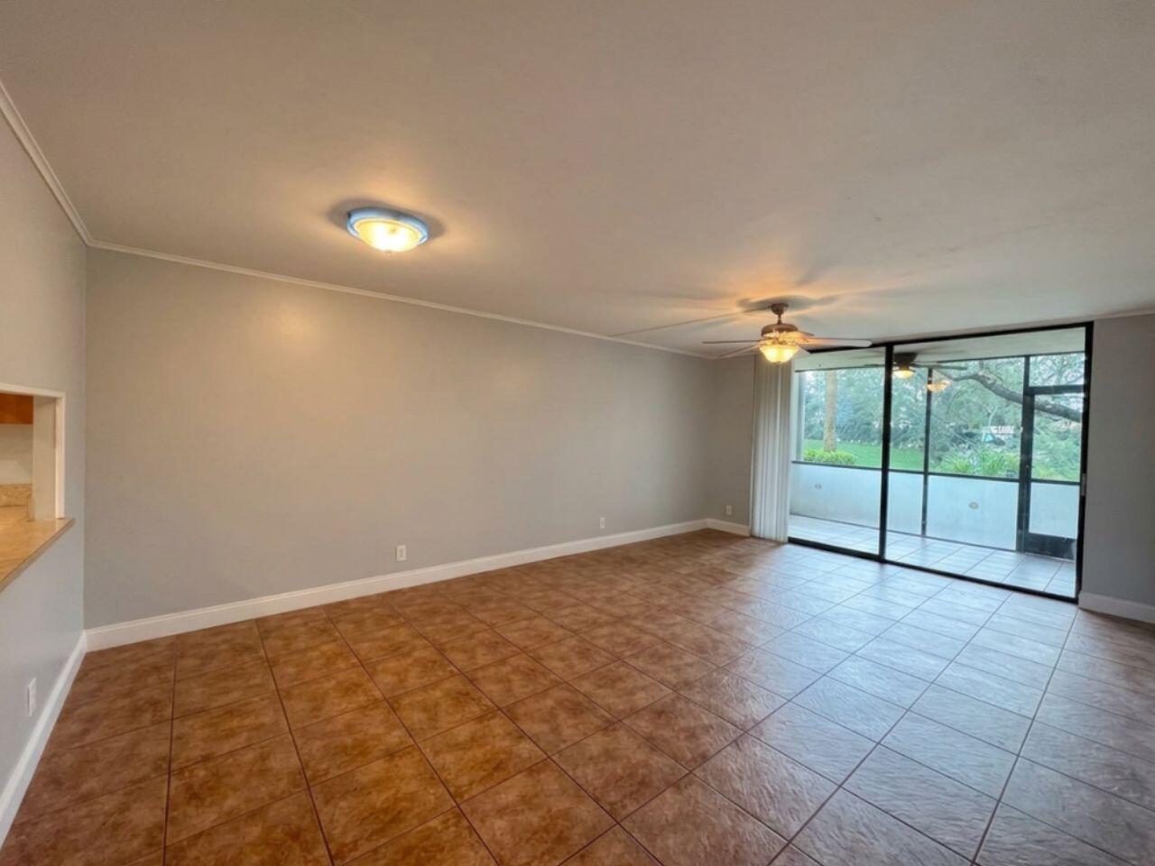 Listing photo 5 for 7340 NW 1ST Street Unit#103, Plantation, FL, 33317