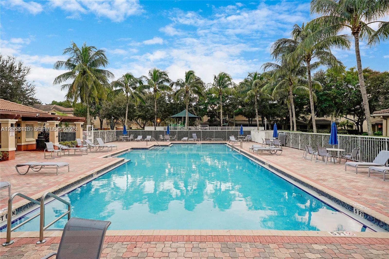 Listing photo 4 for 3903 Tree Top Dr Unit#3903, Weston, FL, 33332