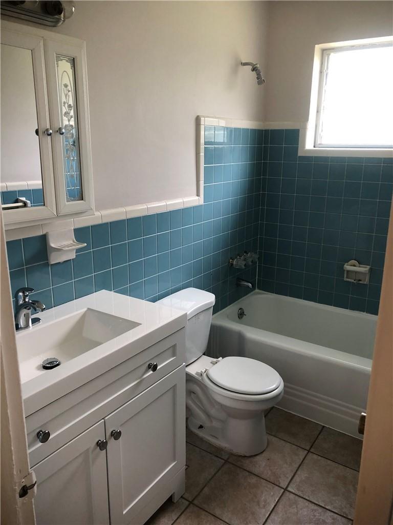 Listing photo 2 for 6900 NW 14th Court, Plantation, FL, 33313