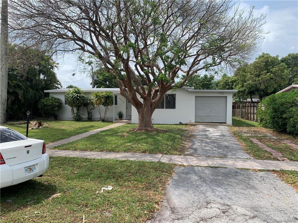 Listing photo 3 for 6900 NW 14th Court, Plantation, FL, 33313