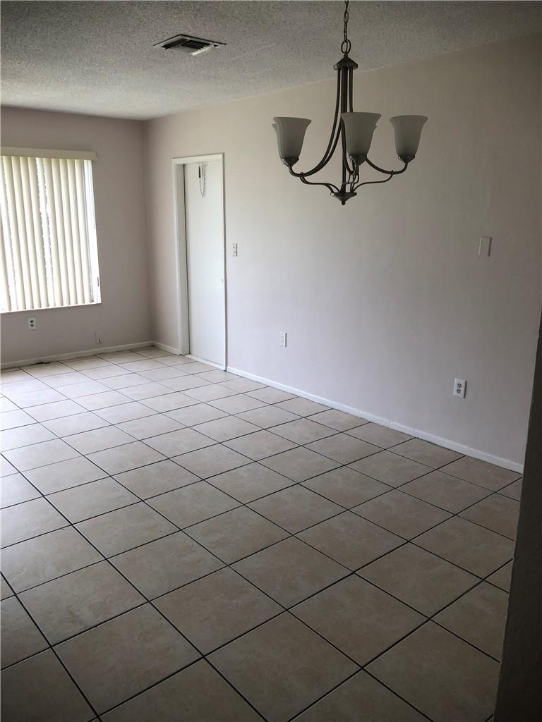 Listing photo 6 for 6900 NW 14th Court, Plantation, FL, 33313