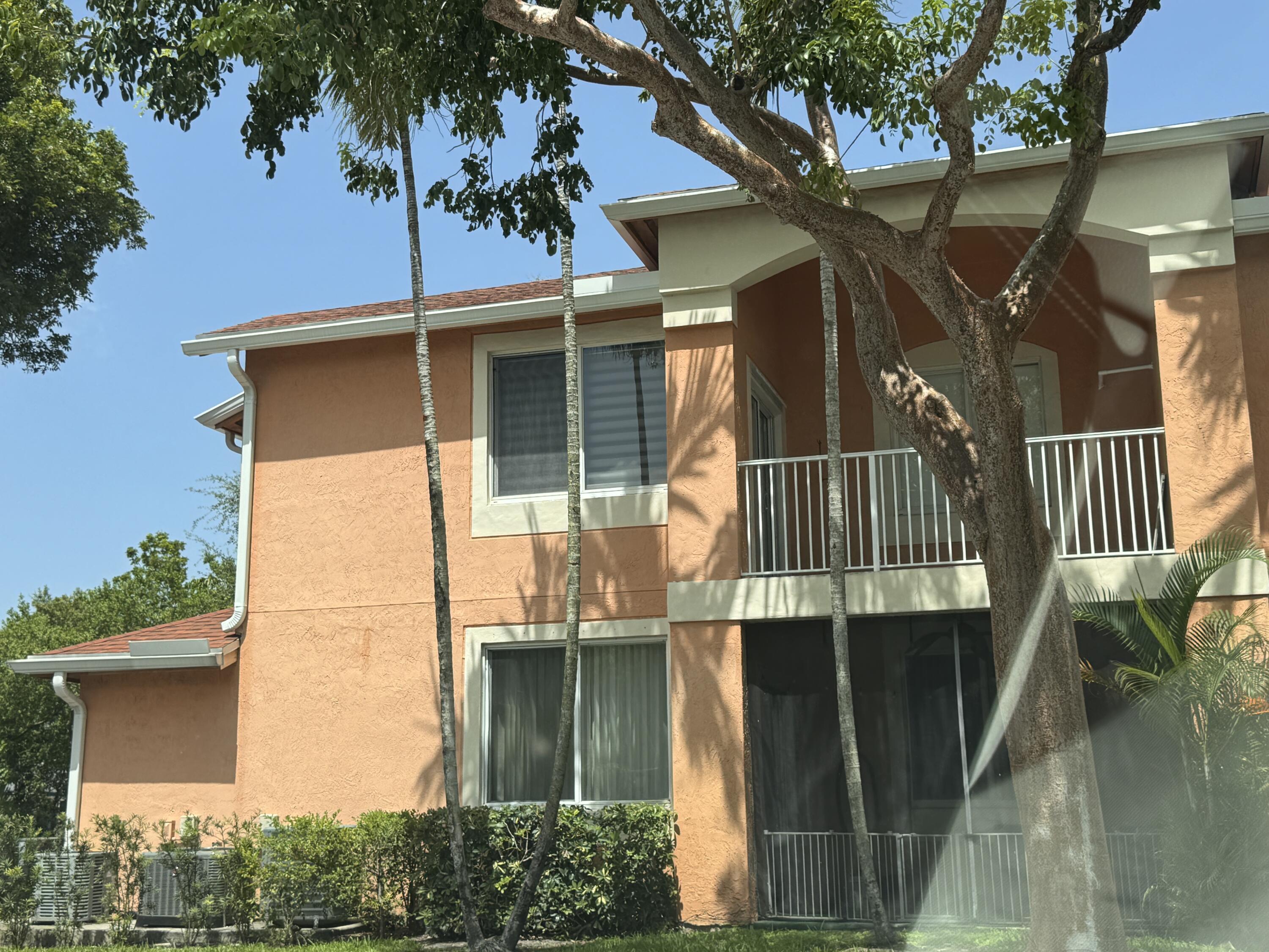 Listing photo 6 for 6936 SW 39th Street Unit#D203, Davie, FL, 33314