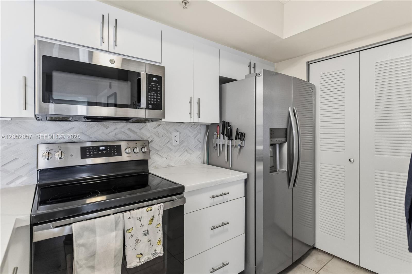 Listing photo 1 for 2640 S University Dr Unit#111, Davie, FL, 33328