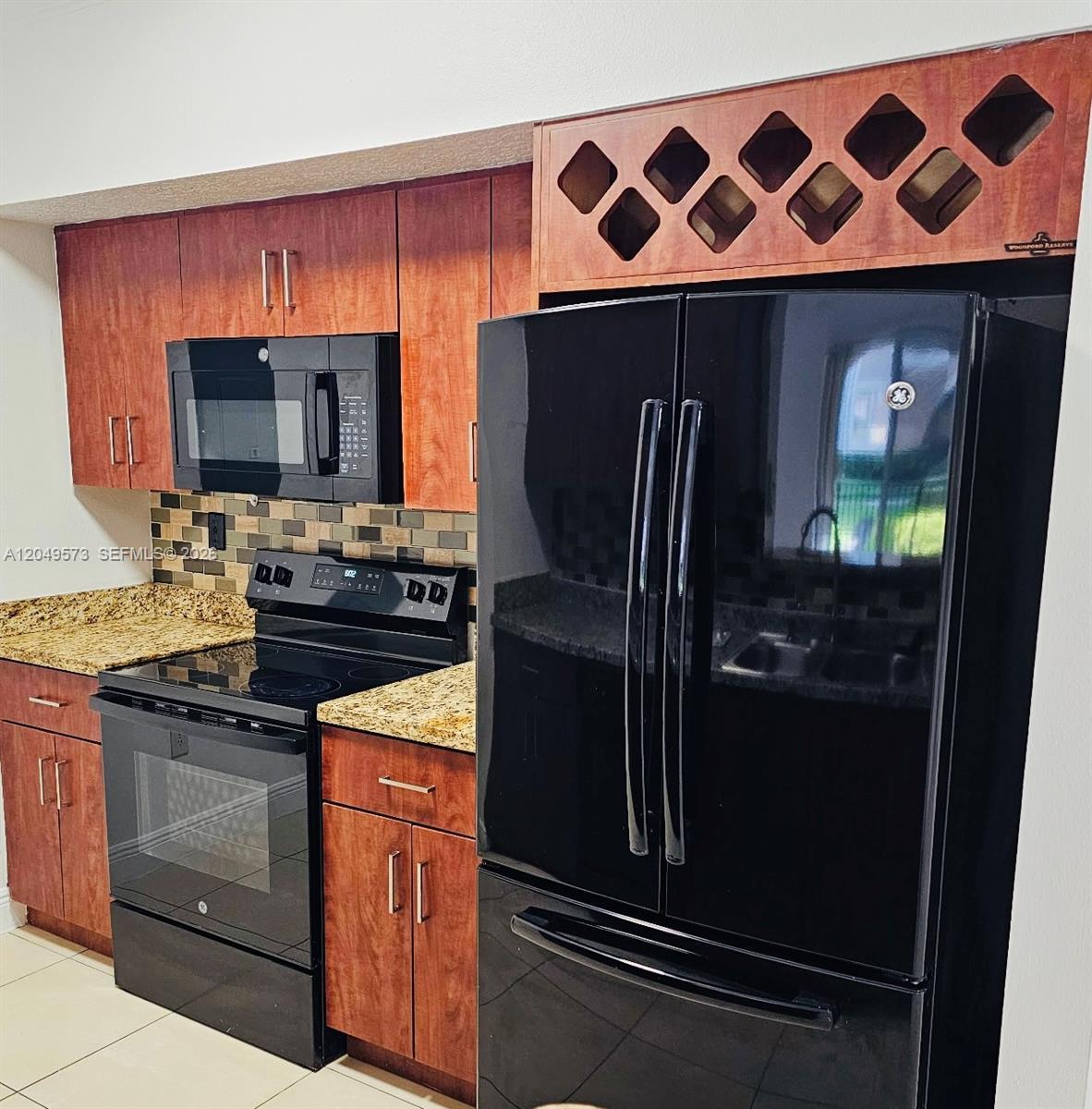 Listing photo 3 for 215 SW 117th Ter Unit#14104, Pembroke Pines, FL, 33025