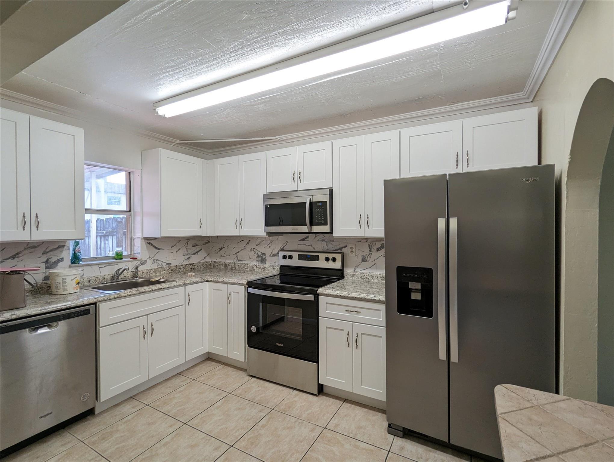 Listing photo 4 for 6606 SW 41st Street Unit#6606, Davie, FL, 33314
