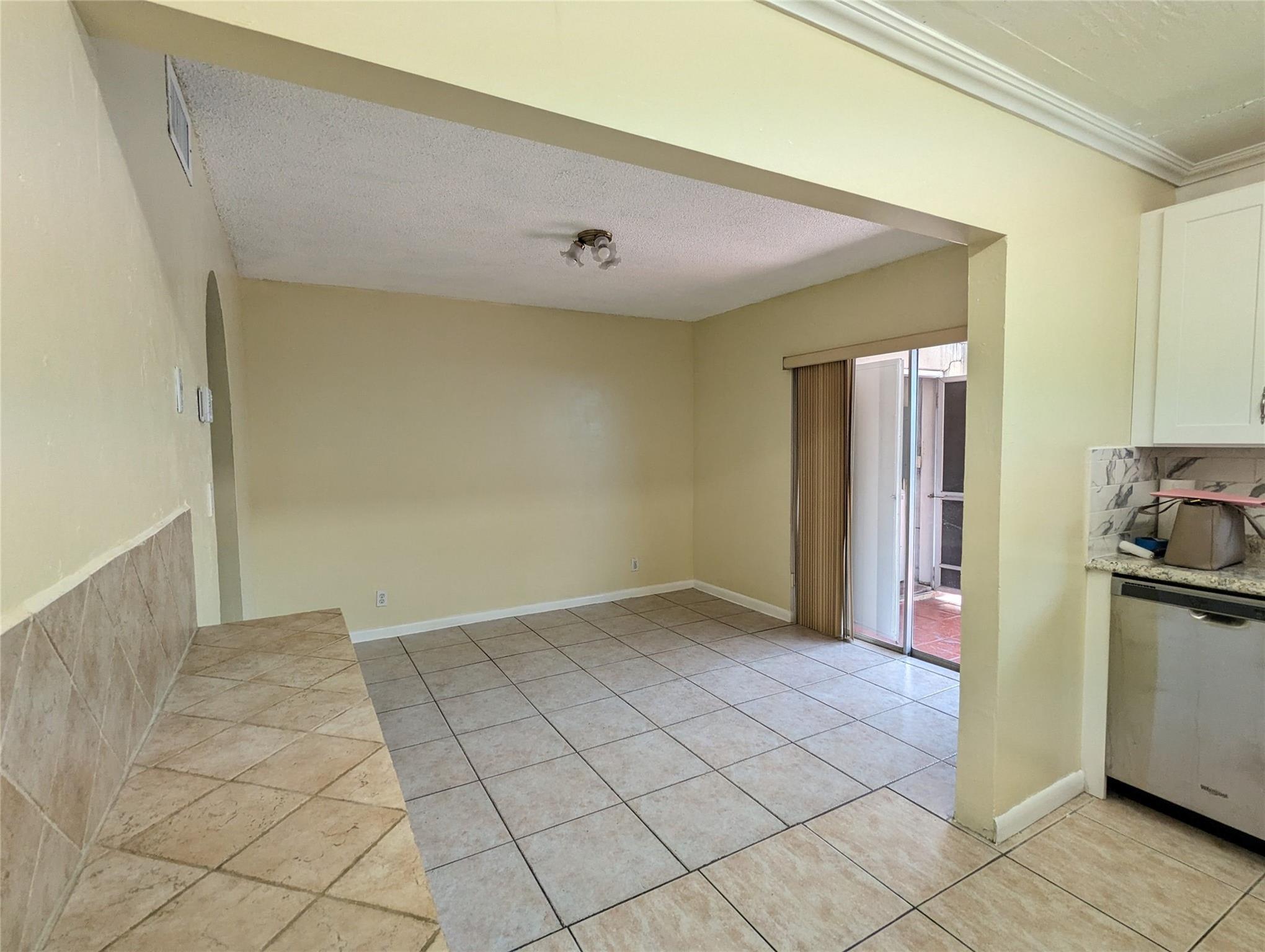 Listing photo 5 for 6606 SW 41st Street Unit#6606, Davie, FL, 33314