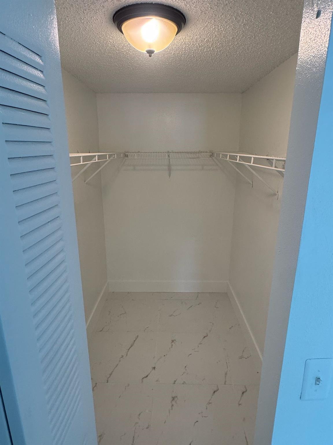 Listing photo 2 for 3221 Sabal Palm Manor Unit#105, Davie, FL, 33024