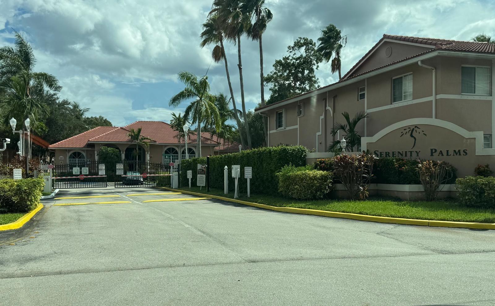 Listing photo 3 for 3221 Sabal Palm Manor Unit#105, Davie, FL, 33024