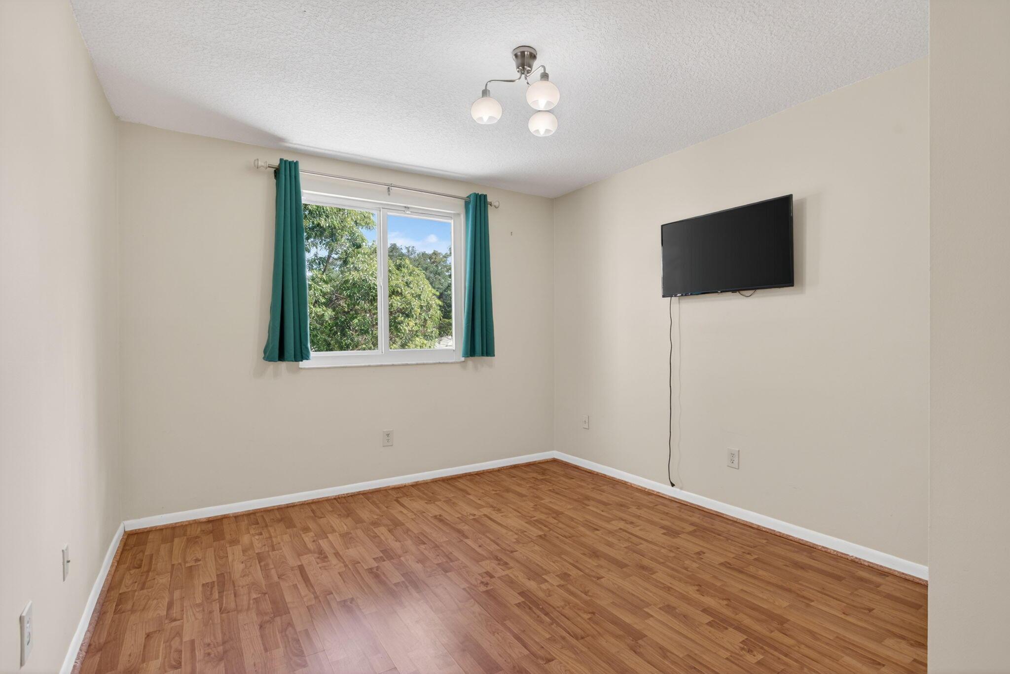 Listing photo 1 for 9812 NW 2nd Court, Plantation, FL, 33324