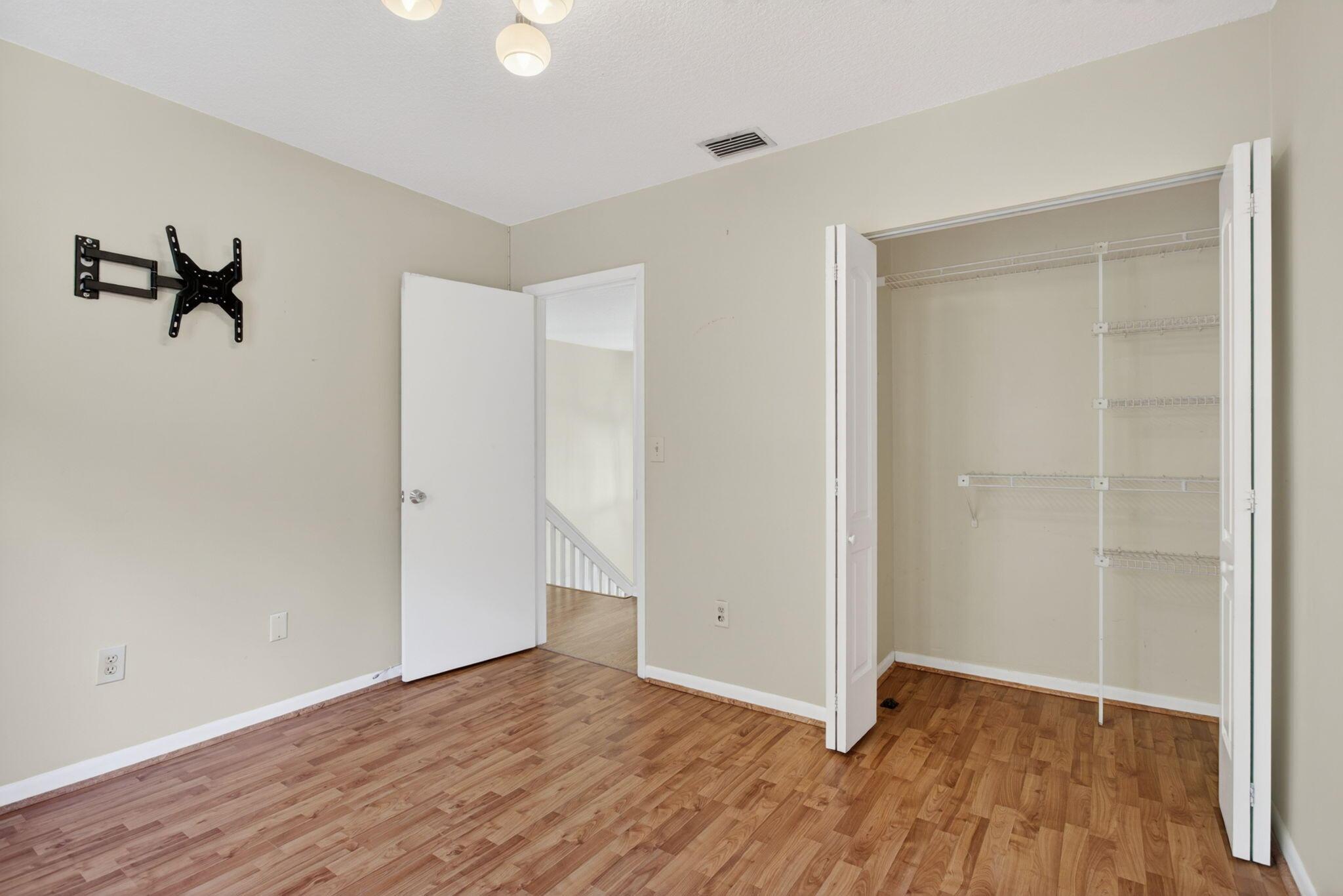 Listing photo 2 for 9812 NW 2nd Court, Plantation, FL, 33324