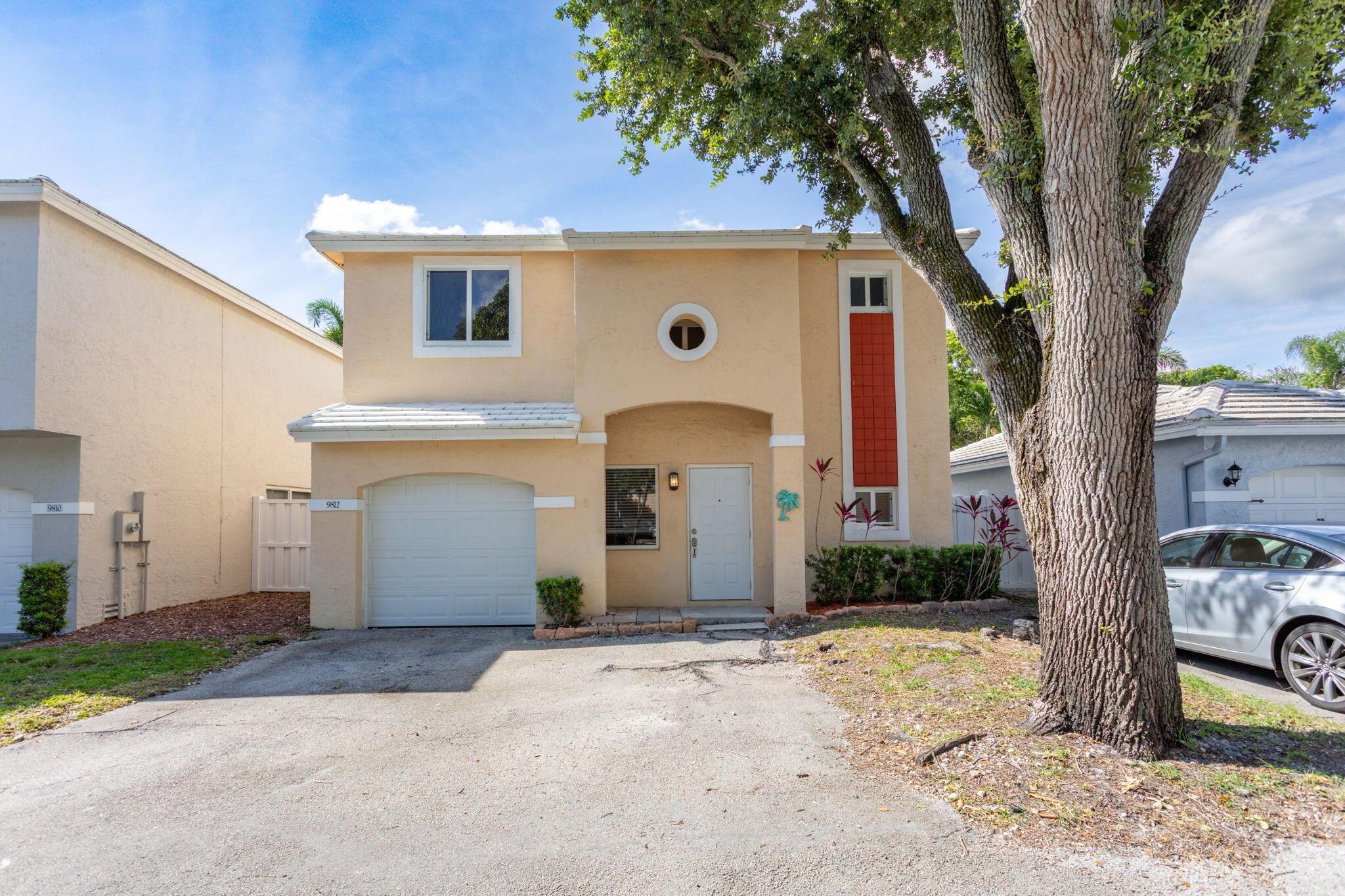 Listing photo 3 for 9812 NW 2nd Court, Plantation, FL, 33324
