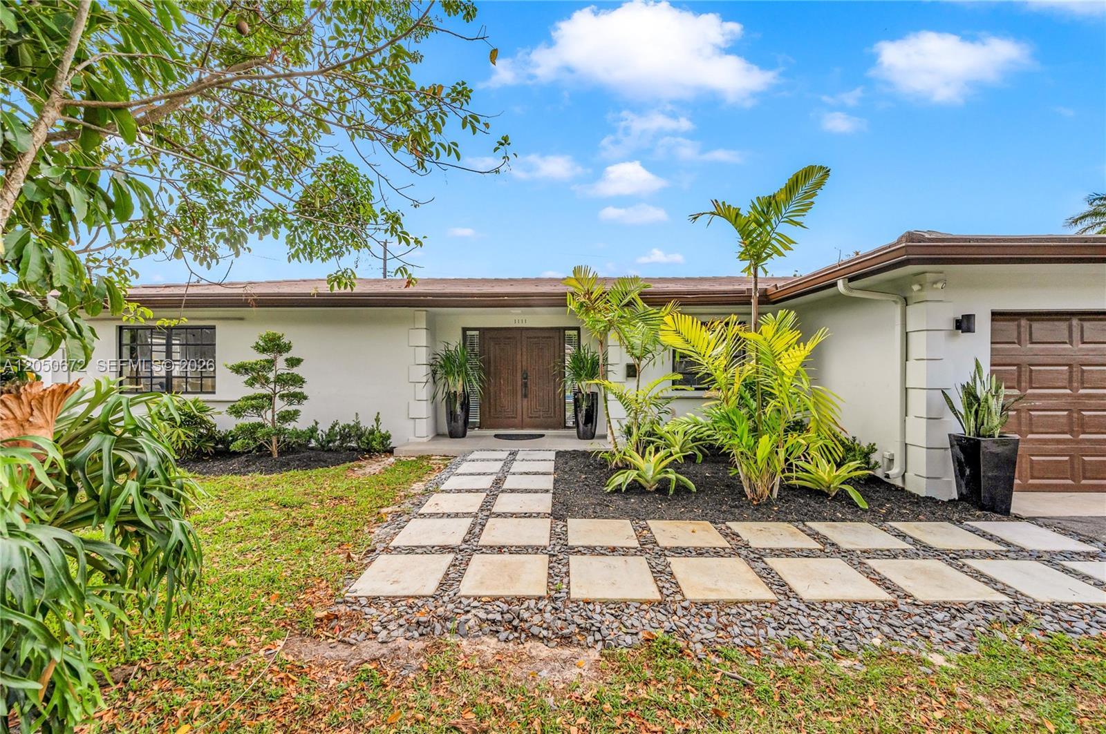 Listing photo 2 for 1111 NW 70th Ter Unit#1111, Plantation, FL, 33313