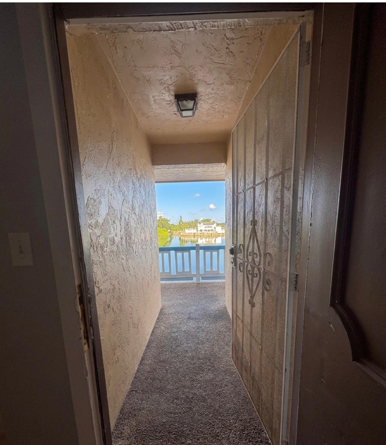 Listing photo 1 for 5861 NW 16th Place Unit#312, Sunrise, FL, 33313